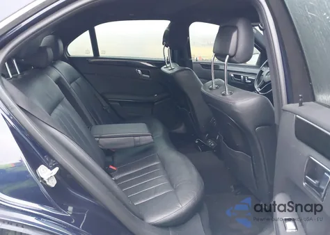 2013 Mercedes-Benz E 550 4Matic z USA, uszkodzony, nr VIN WDDHF9BB5DA677295